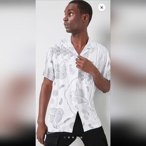 💜 Paisley Print Button Front Short Sleeve Shirt Men's Large